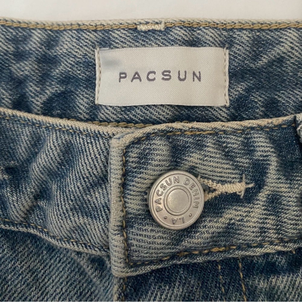 NWT PacSun Washed Blue Denim Jeans with Branded Button, Size 23​ - Picture 3 of 6